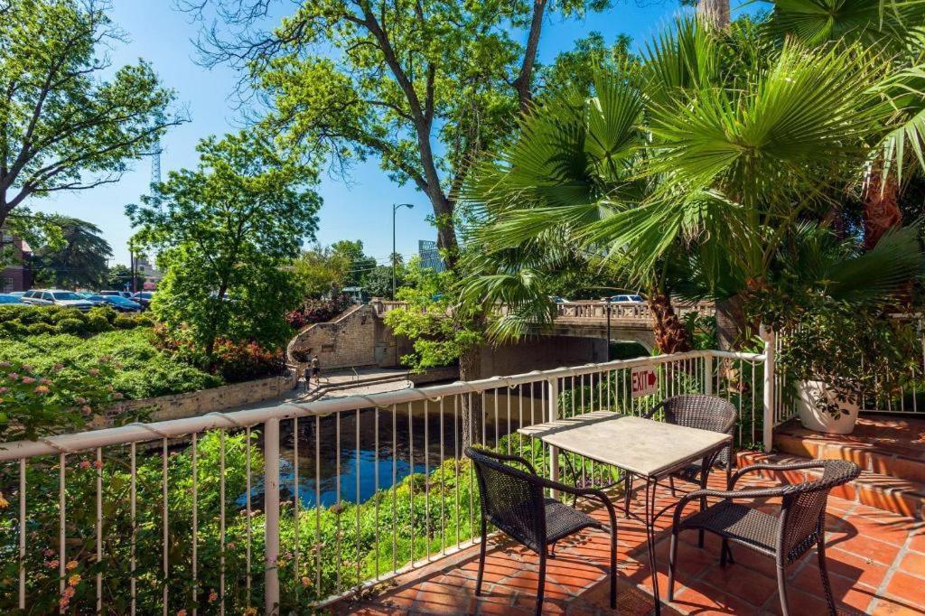 Hotel El Tropicano Riverwalk San Antonio