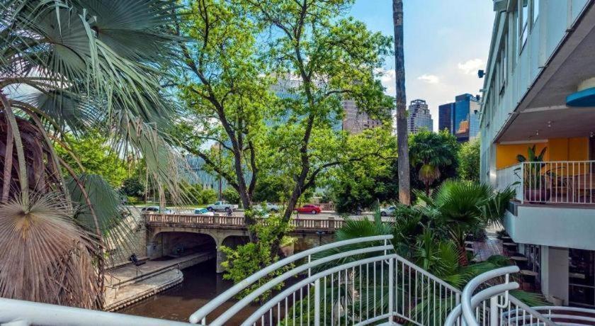 Hotel El Tropicano Riverwalk San Antonio
